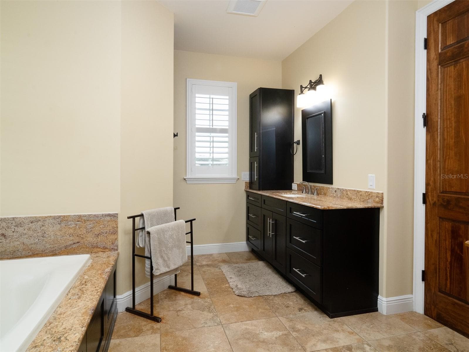 Single Family Residence at 11130 W HIGHWAY 326, OCALA, photo 16 of 33