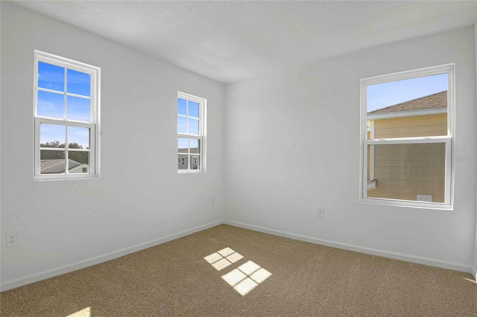 Single Family Residence at 742 LAKE DELL AVE, DUNDEE, photo 9 of 19