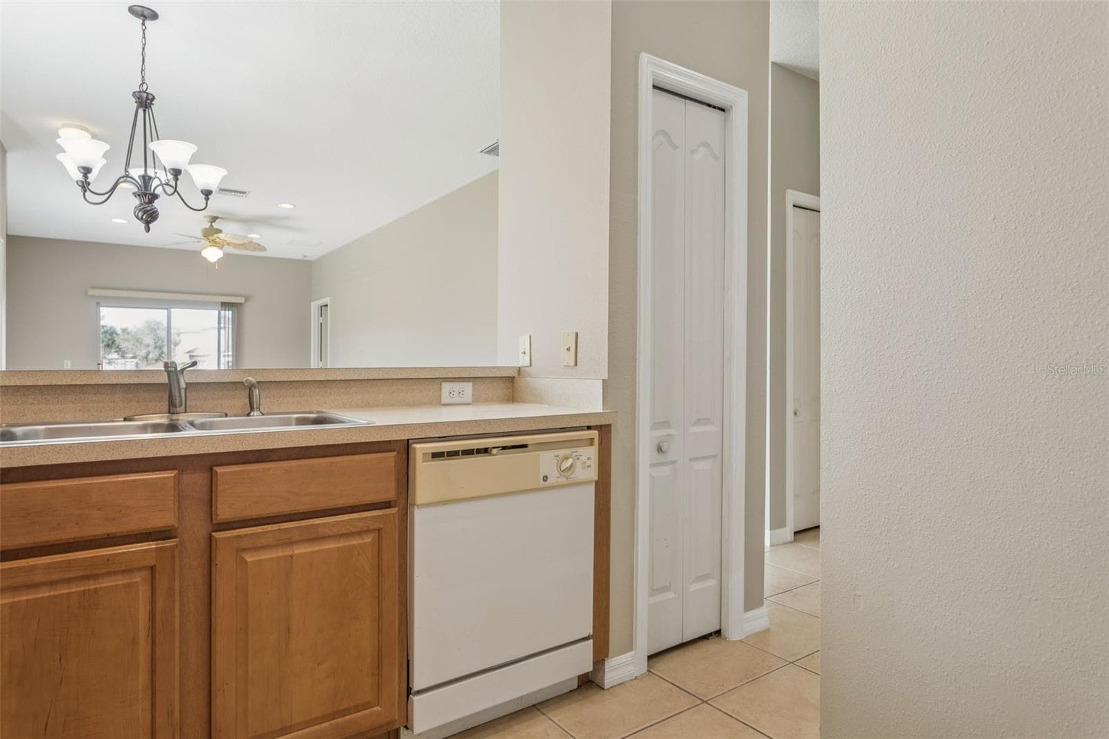 Townhouse at 20312 NOBLE OAK PL, TAMPA, photo 13 of 57