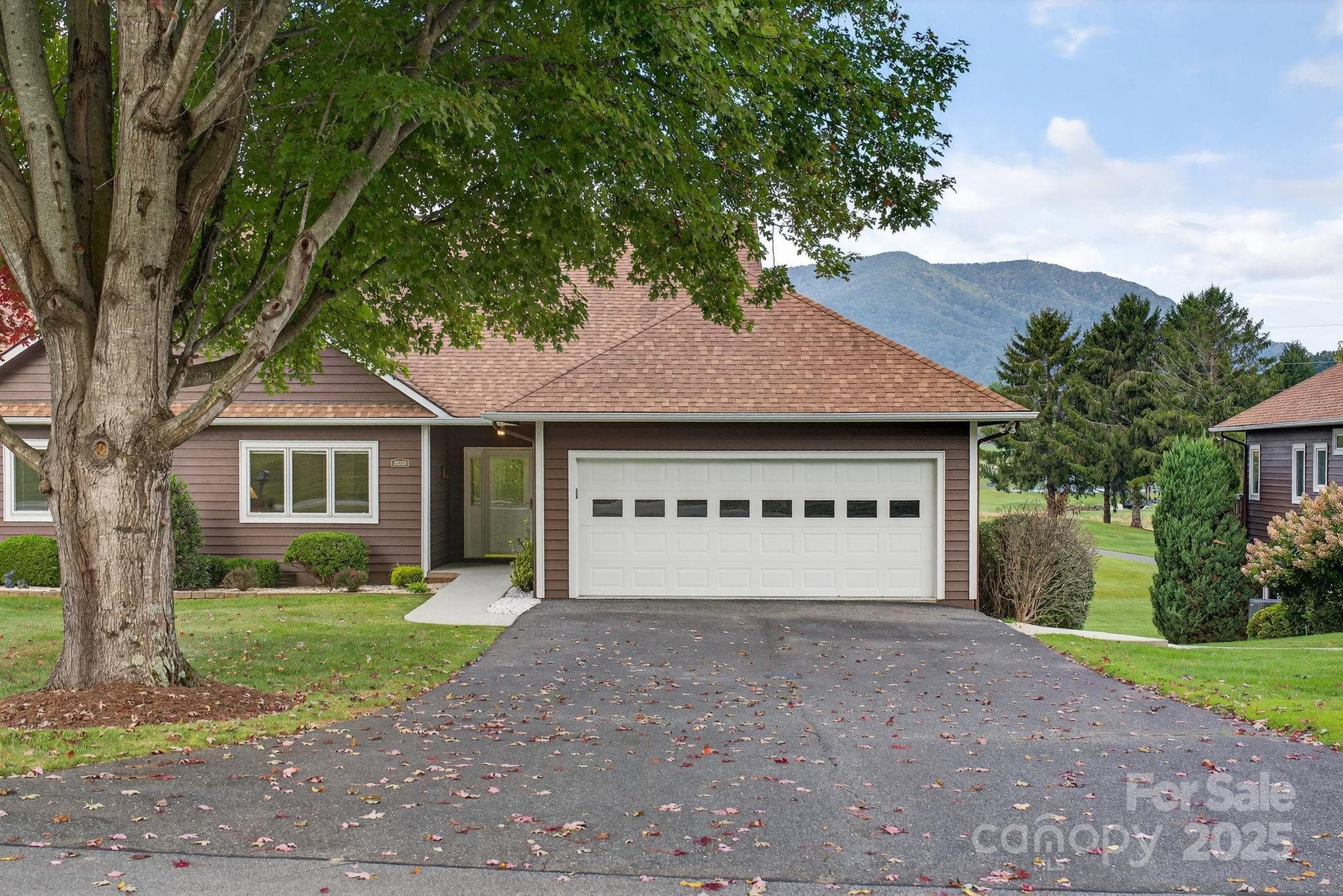 233 Lakeview Place