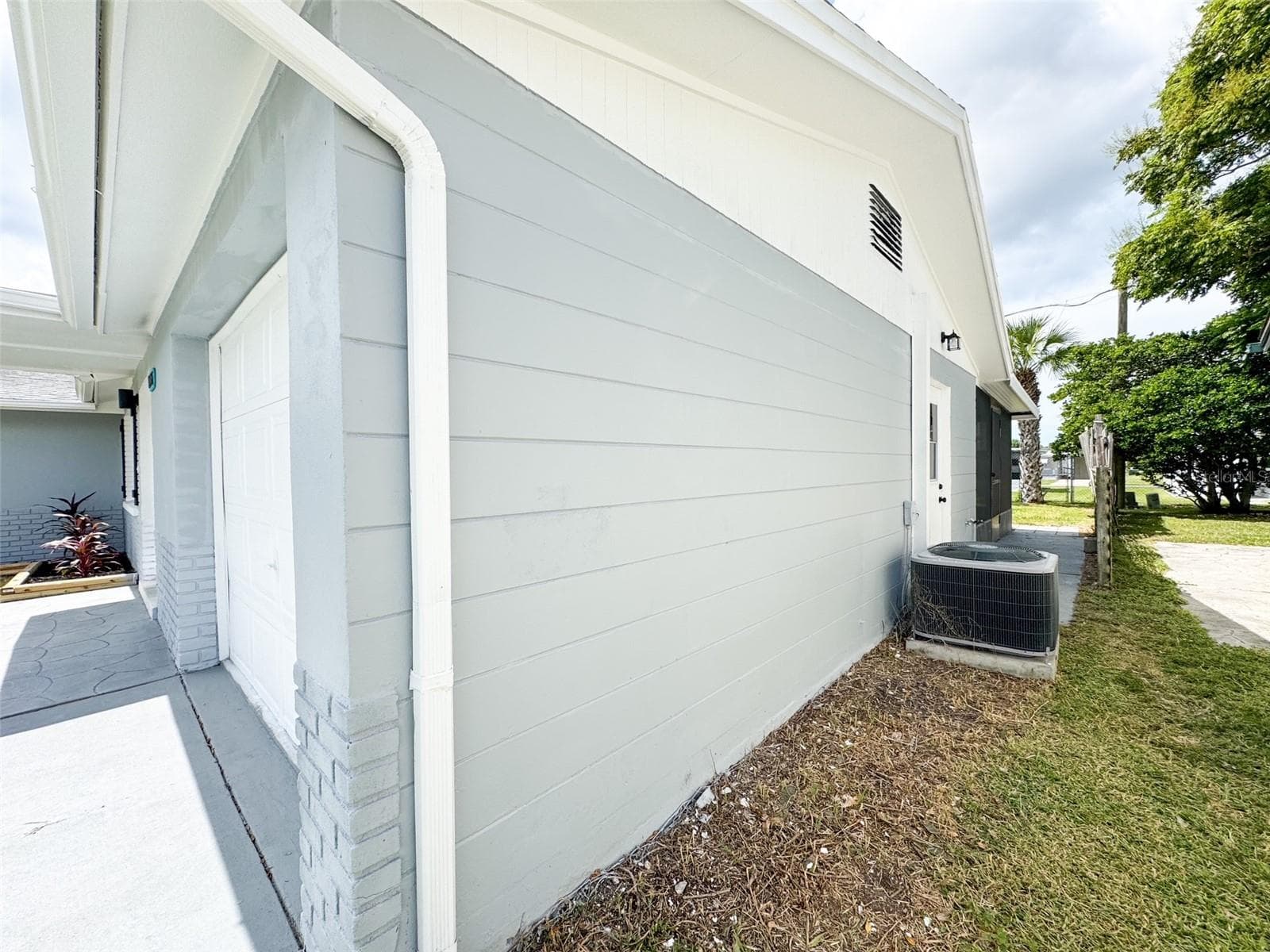 Side Yard 7 HVAC - 10805 FILLMORE AVE, PORT RICHEY