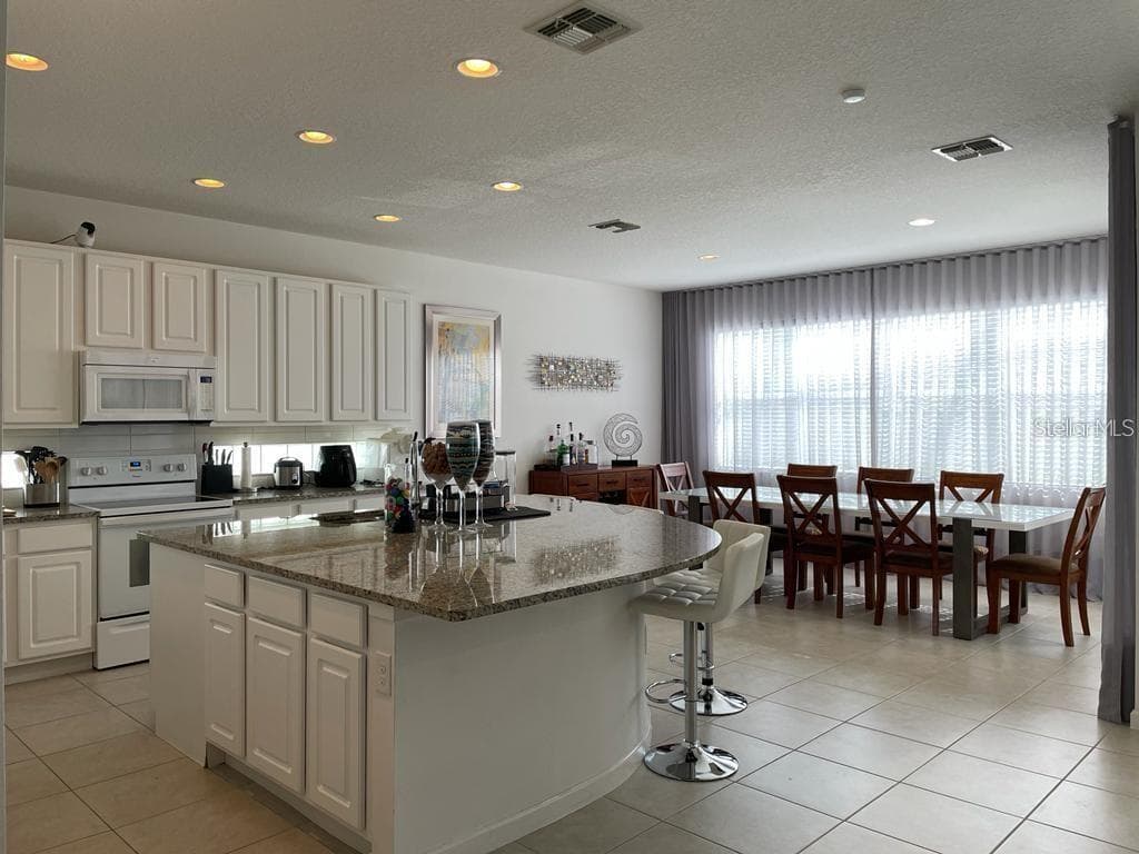 Open concept - 3850 OAKVILLE AVE, KISSIMMEE
