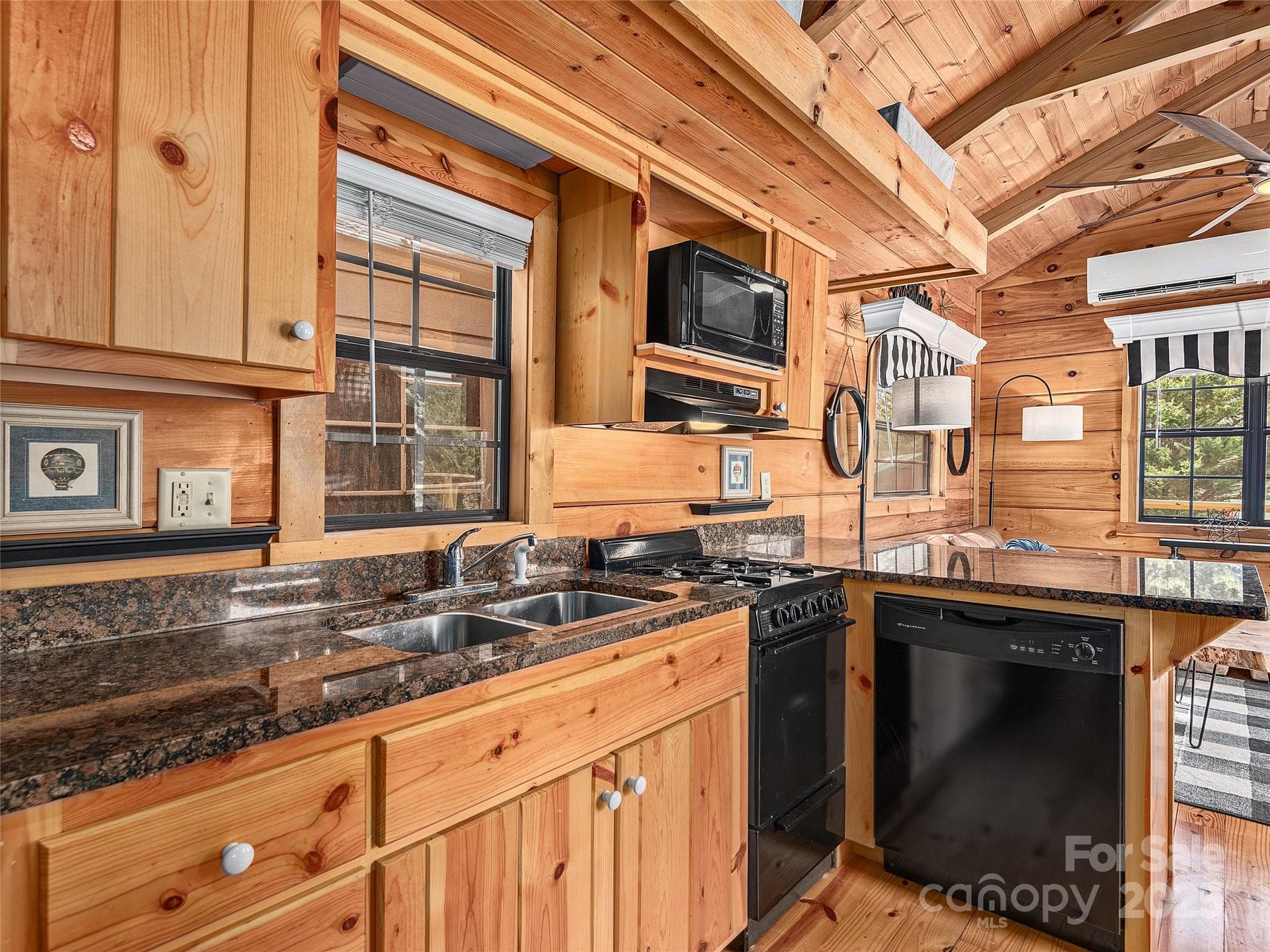 Single Family Residence at 30 Boulder Drive, Lake Toxaway, photo 10 of 19