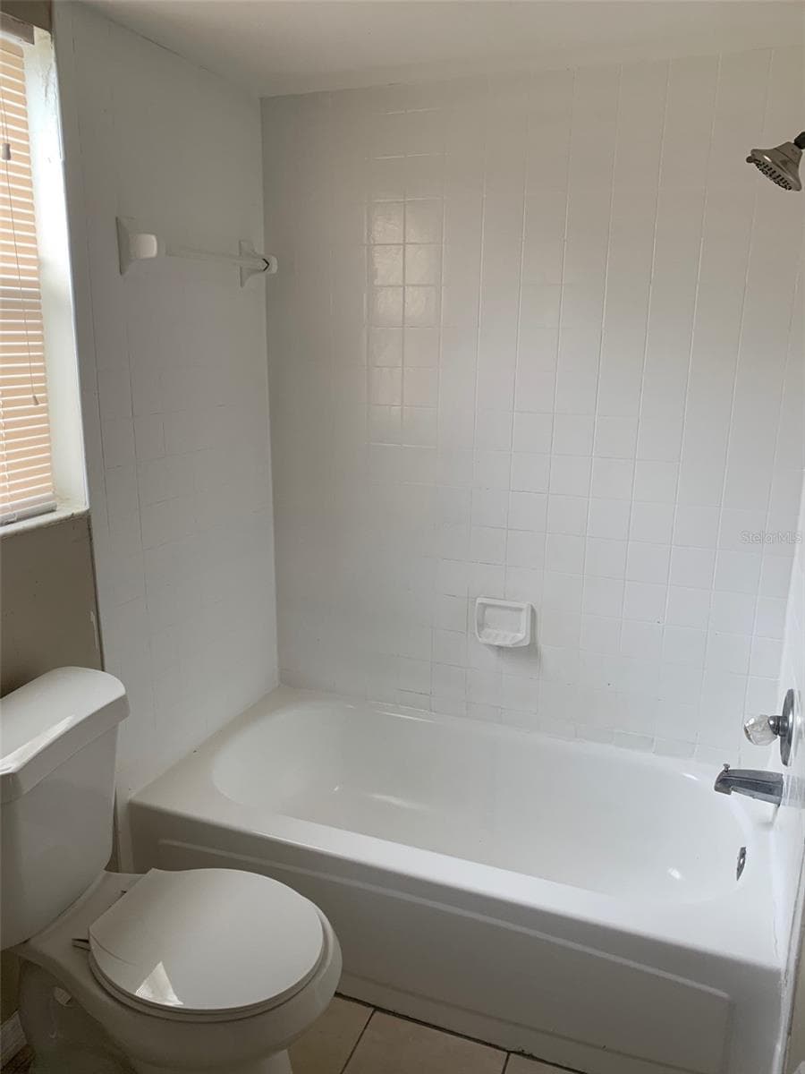 Duplex at 9502 BANYAN AVE #A, TAMPA, photo 9 of 14