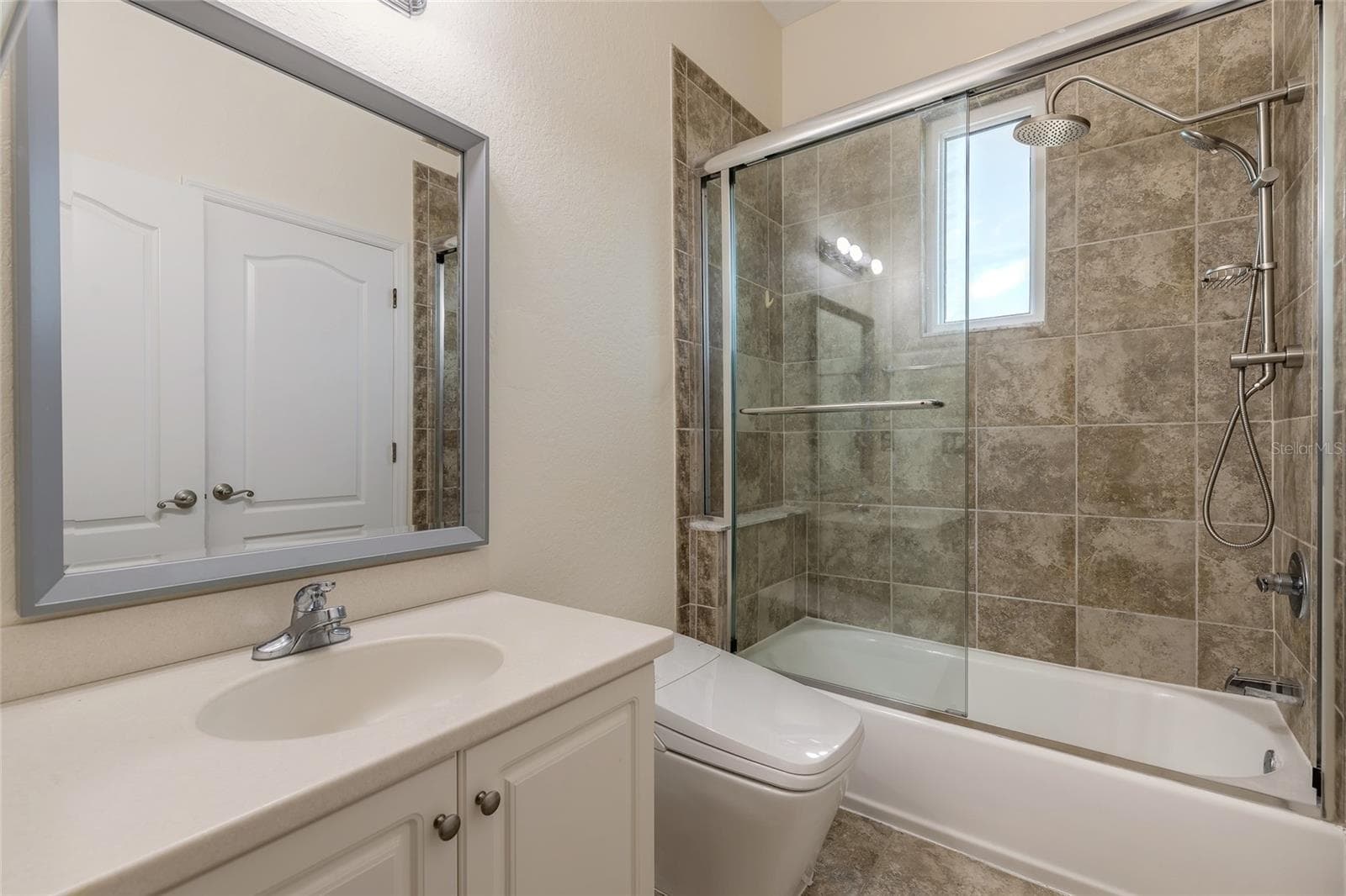 Single Family Residence at 20 PROMENADE AT LIONSPAW, DAYTONA BEACH, photo 39 of 78