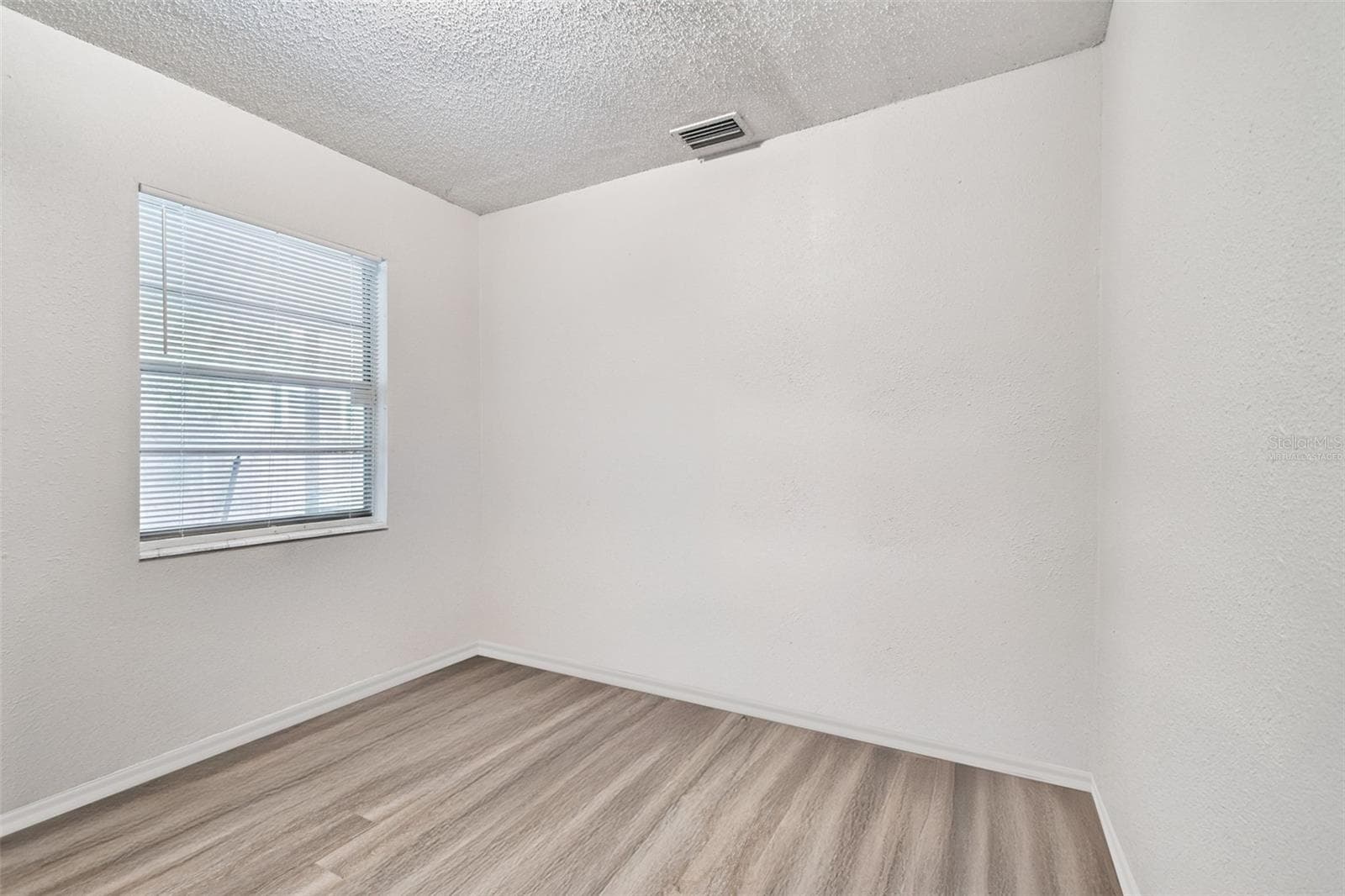 Virtually staged - 2711 E 25TH AVE, TAMPA