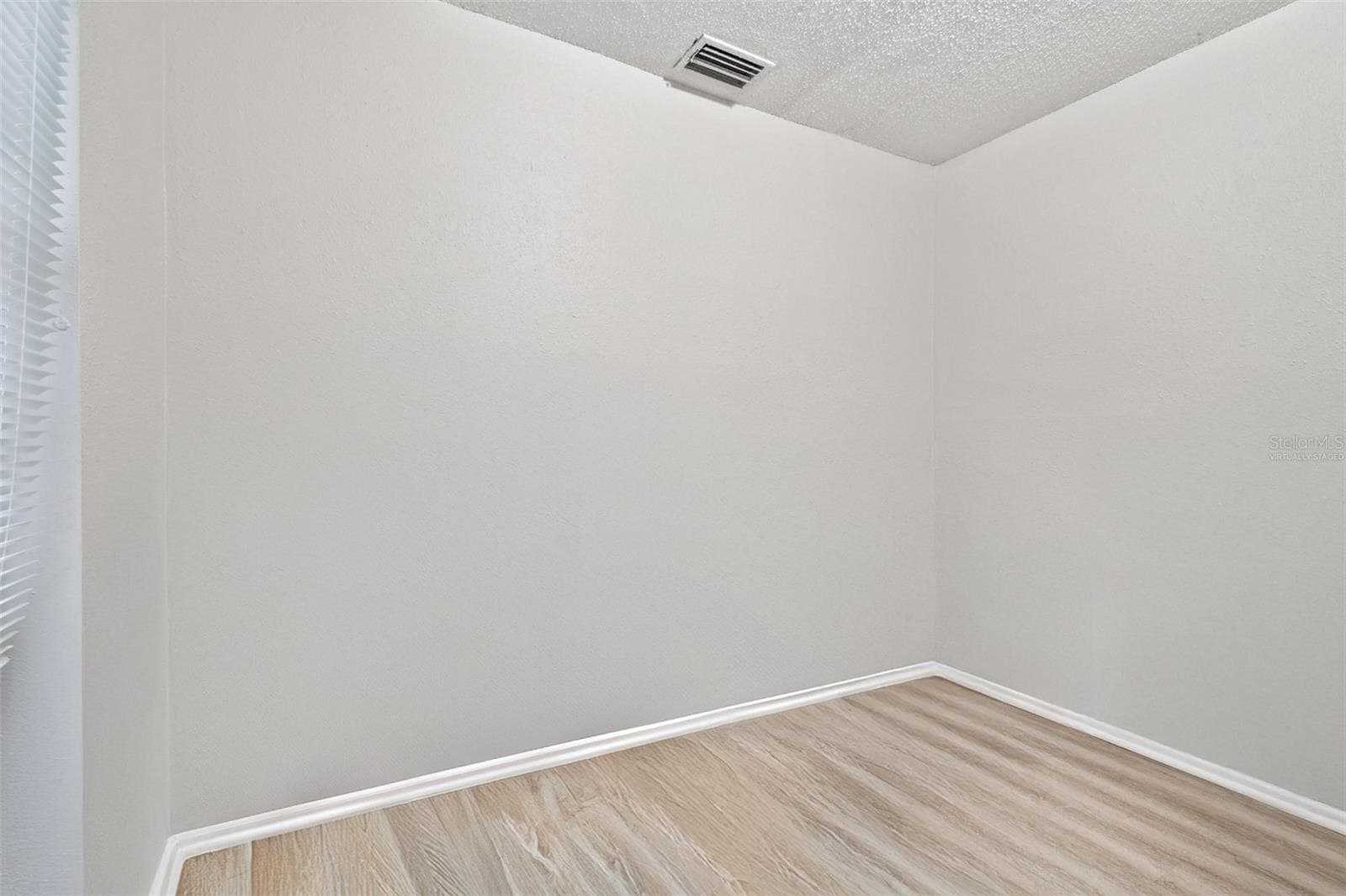 Virtually staged - 2711 E 25TH AVE, TAMPA