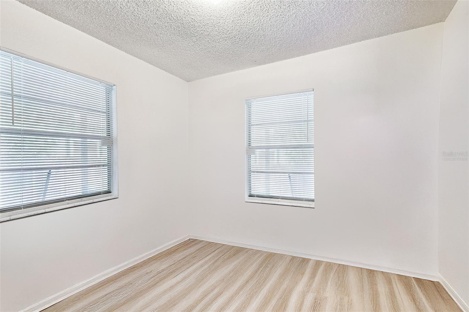 Virtually staged - 2711 E 25TH AVE, TAMPA