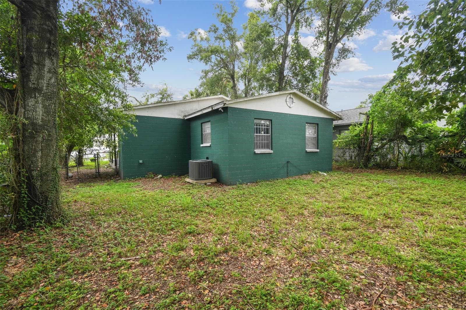 Single Family Residence at 2711 E 25TH AVE, TAMPA, photo 14 of 16
