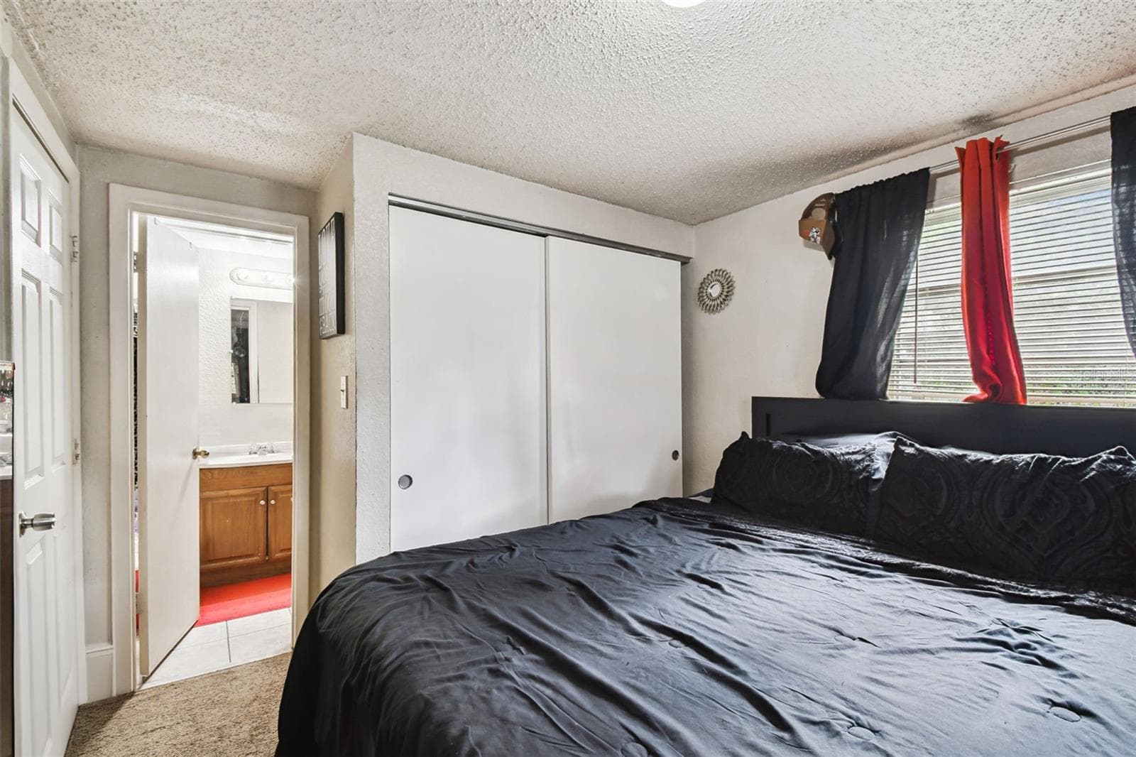 Virtually staged - 10101 N 11TH ST, TAMPA