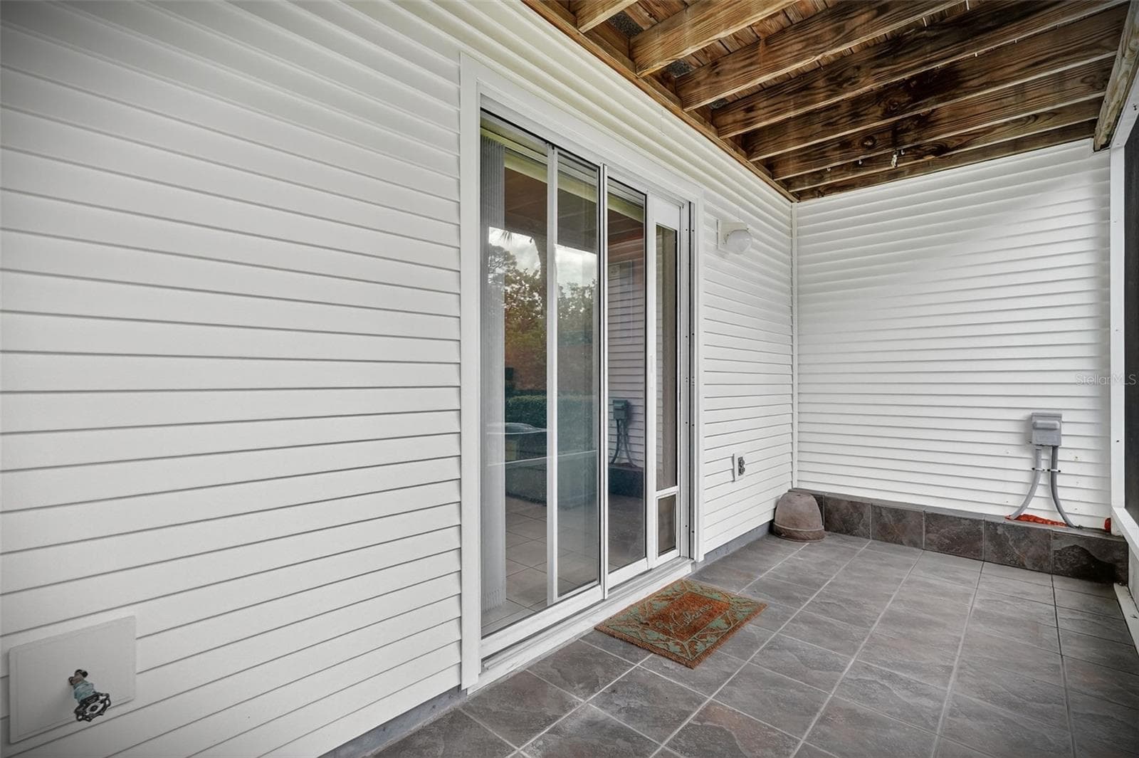 Covered screened lanai off the downstairs bonus room - 14879 SEMINOLE TRL, SEMINOLE