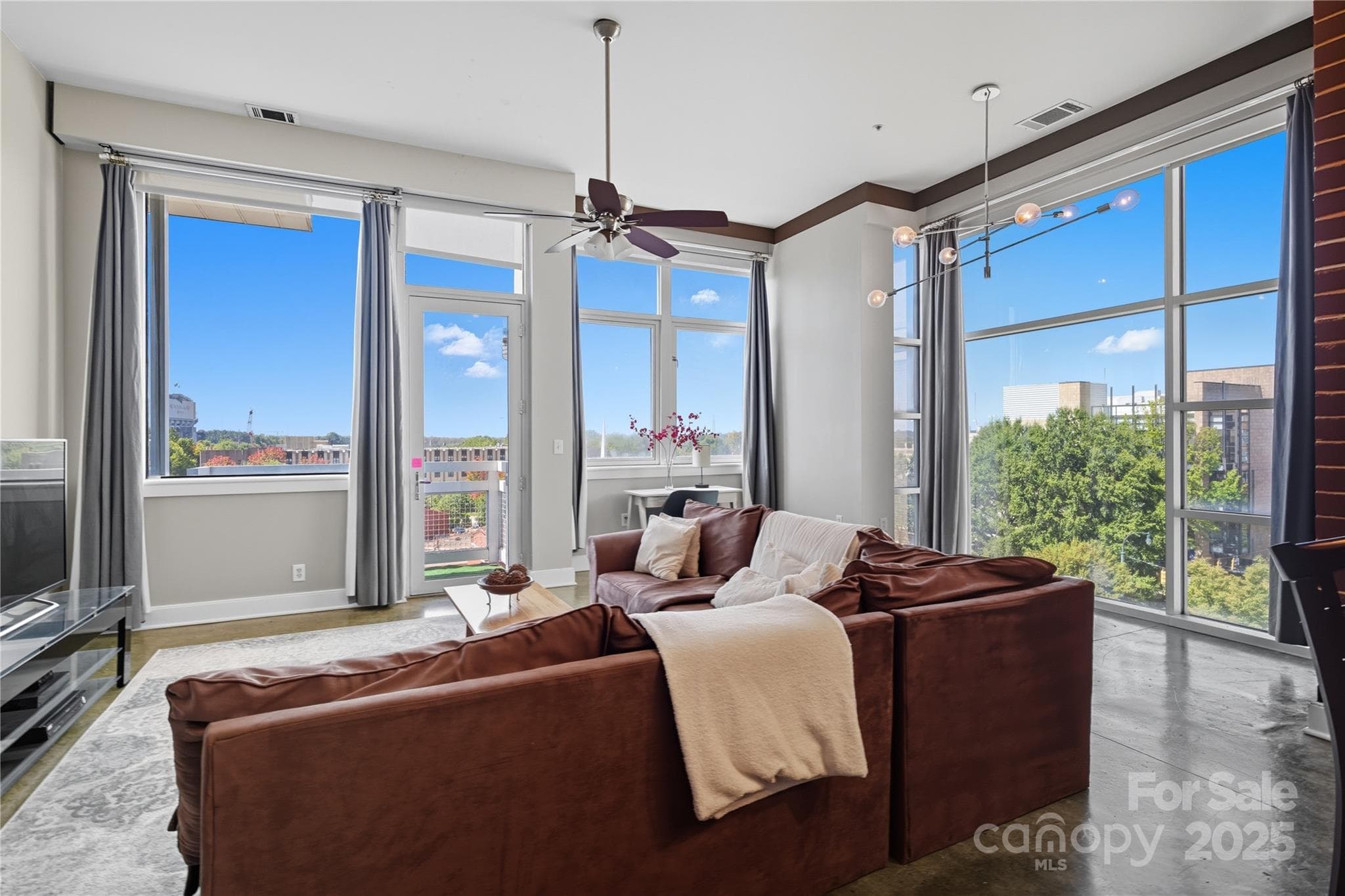 Condominium at Charlotte, photo 3 of 32