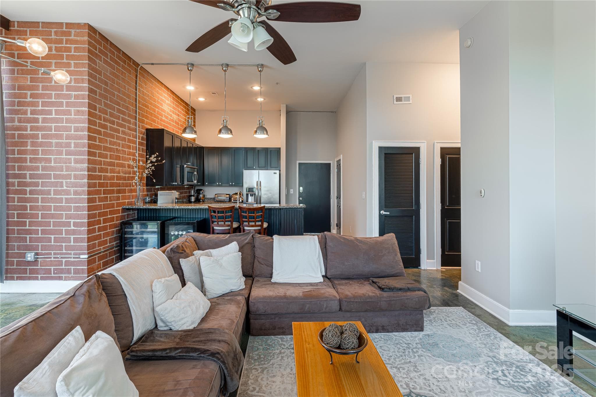 Condominium at Charlotte, photo 4 of 32