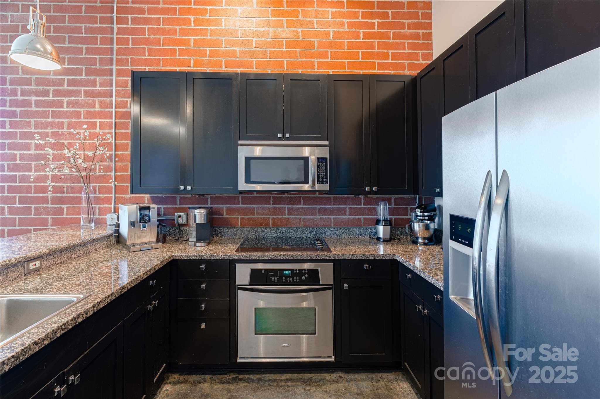 Condominium at 710 W Trade Street, Charlotte, photo 8 of 32