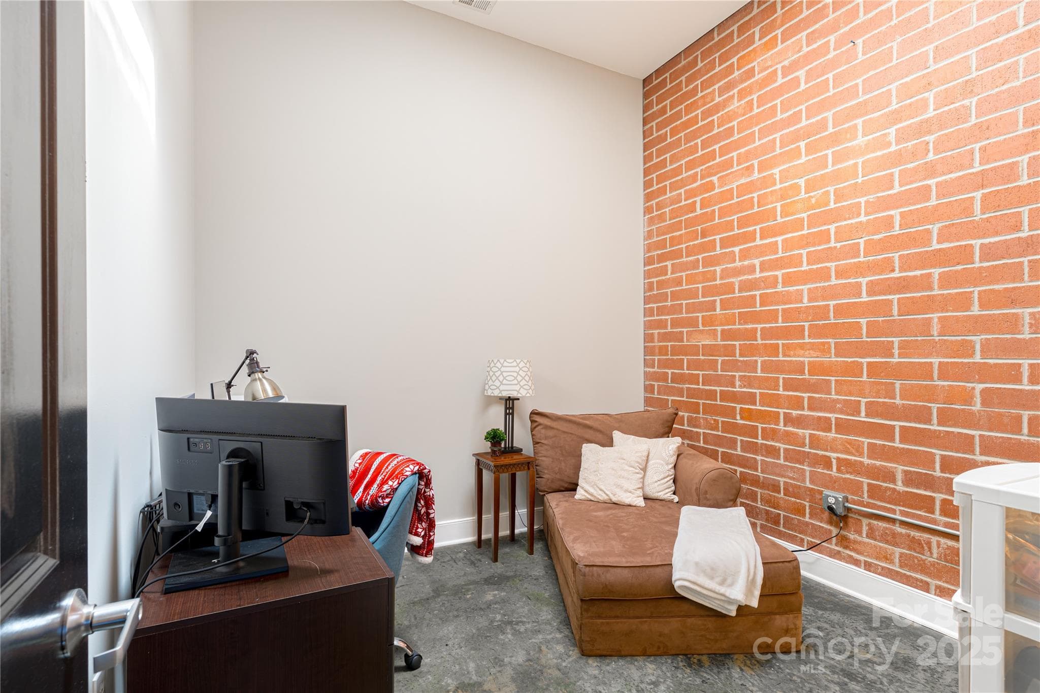 Condominium at 710 W Trade Street, Charlotte, photo 17 of 32