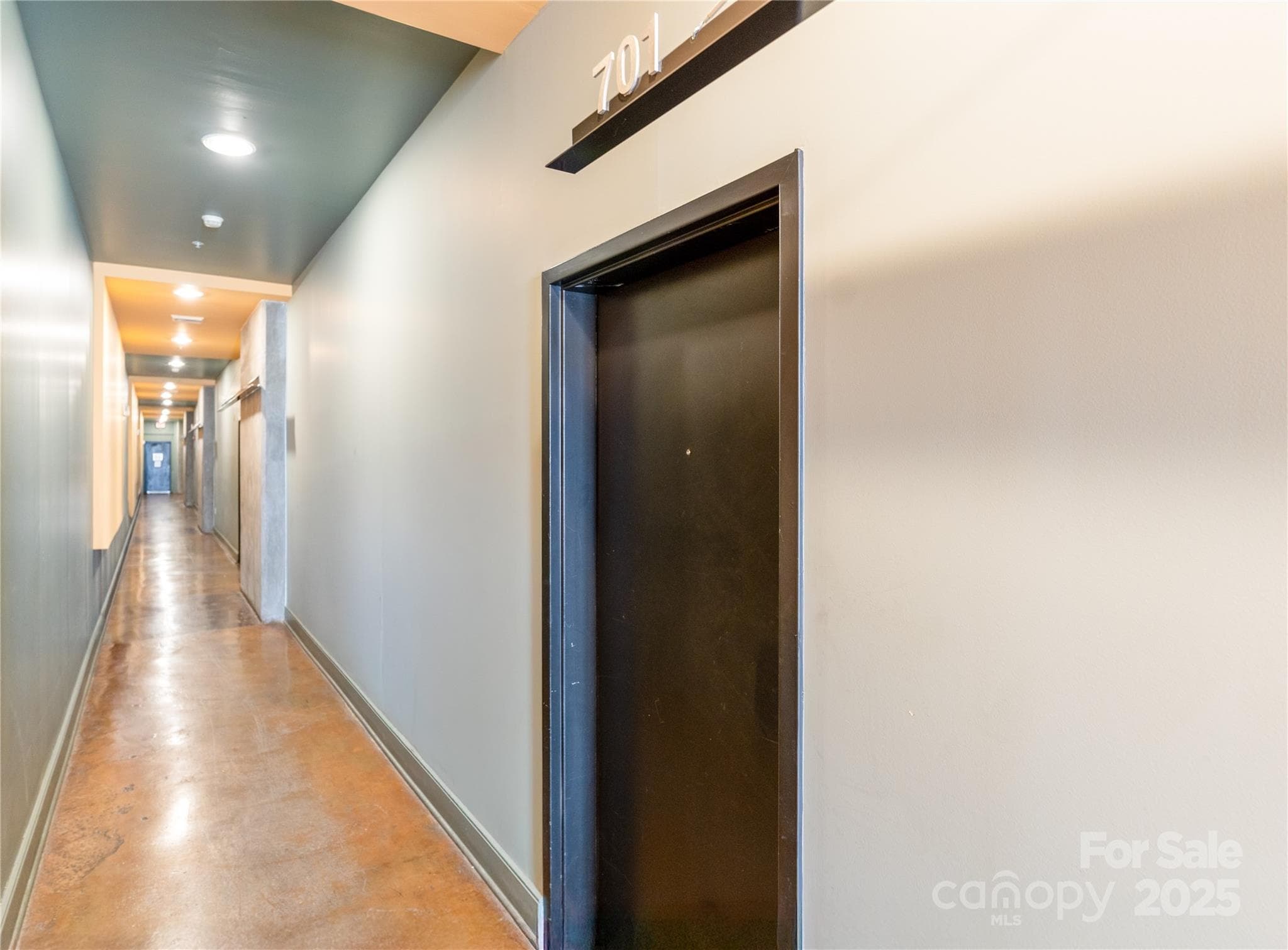 Condominium at 710 W Trade Street, Charlotte, photo 19 of 32