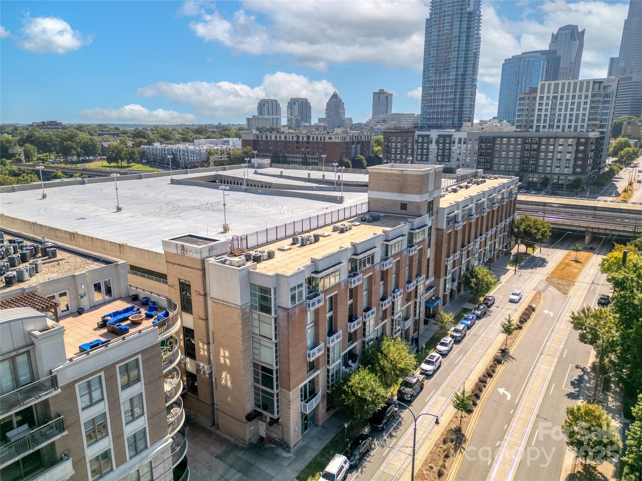 Condominium at 710 W Trade Street, Charlotte, photo 28 of 32