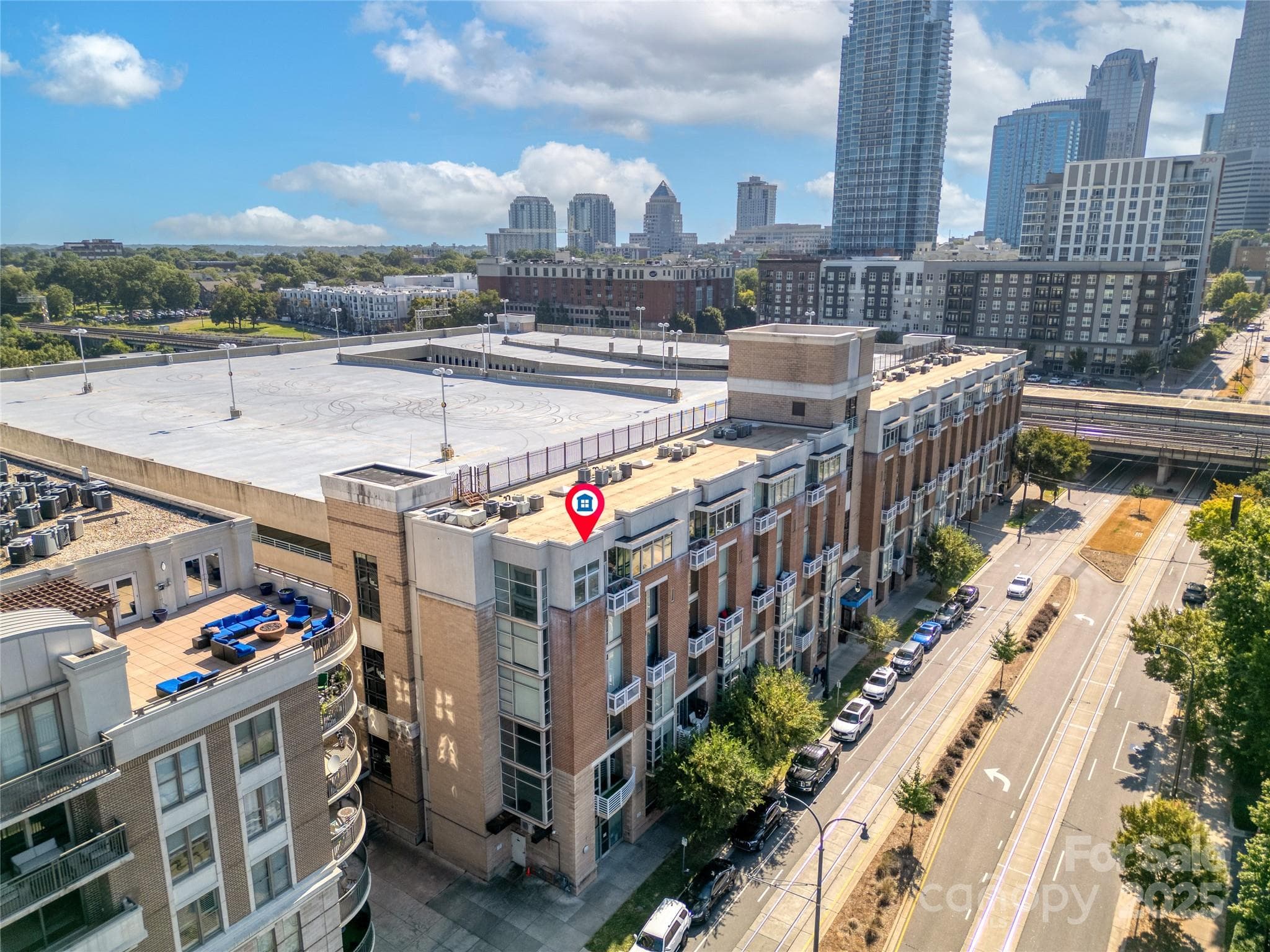 Condominium at 710 W Trade Street, Charlotte, photo 29 of 32