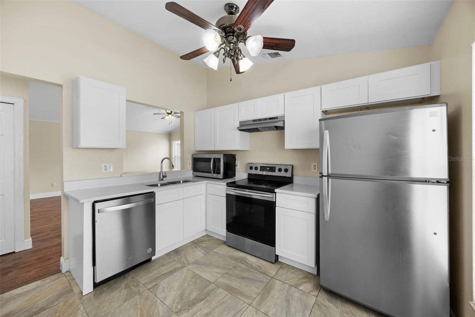 Kitchen - 703 PALMERA ST, ORLANDO