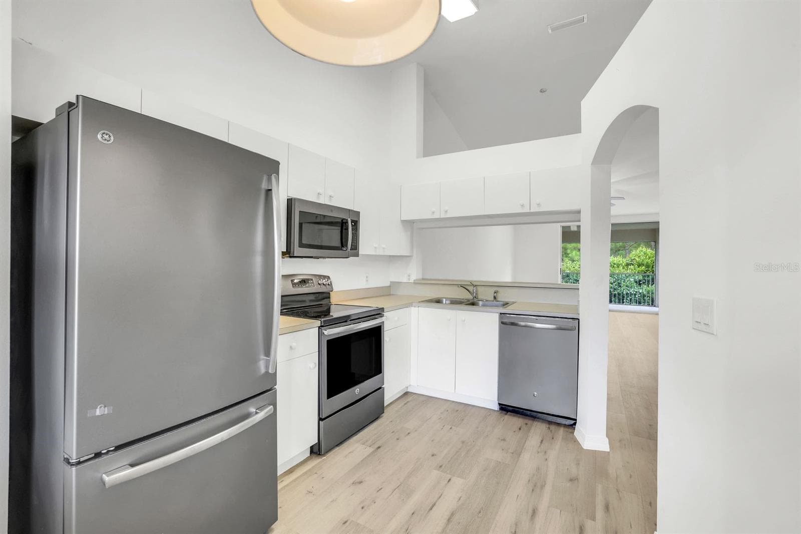 Condominium at 6635 HUNTINGTON LAKES CIR #202, NAPLES, photo 6 of 37