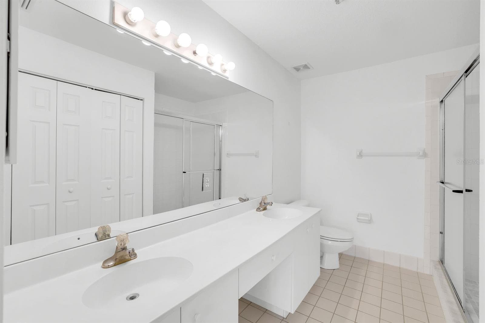 Condominium at 6635 HUNTINGTON LAKES CIR #202, NAPLES, photo 11 of 37