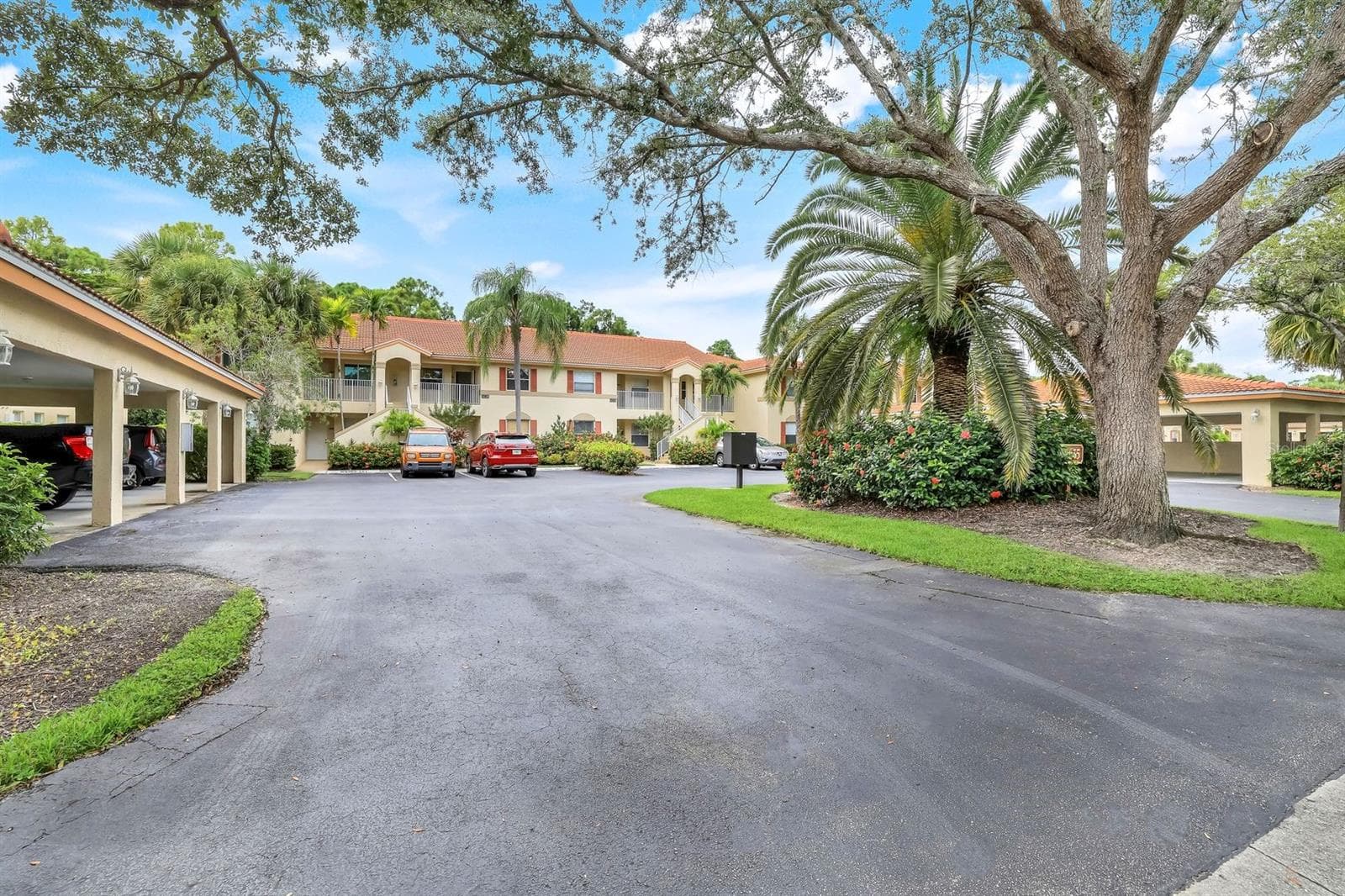 Condominium at 6635 HUNTINGTON LAKES CIR #202, NAPLES, photo 22 of 37