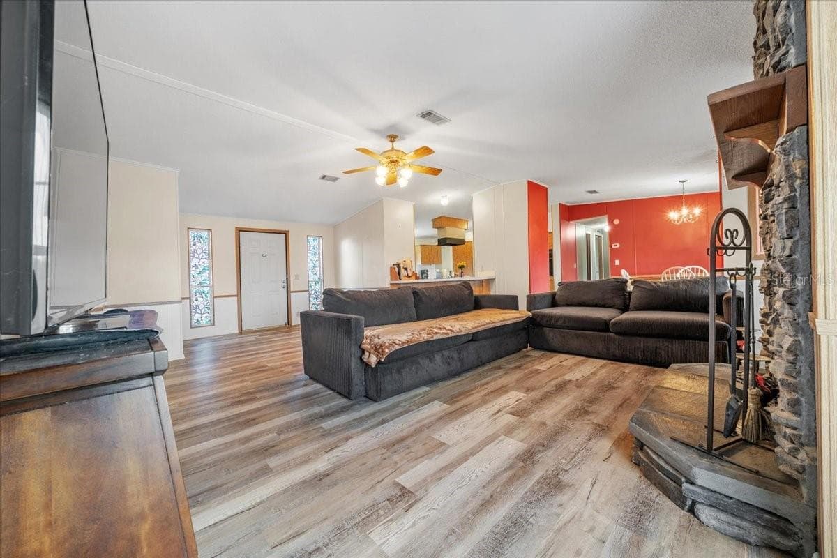Manufactured Home at 10865 SE TIMUCUAN RD, SUMMERFIELD, photo 9 of 35