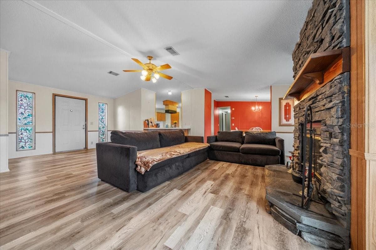 Manufactured Home at 10865 SE TIMUCUAN RD, SUMMERFIELD, photo 10 of 35