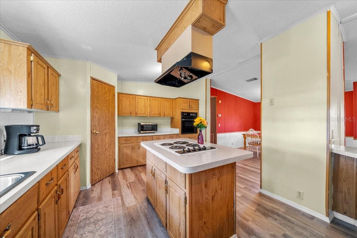 Manufactured Home at 10865 SE TIMUCUAN RD, SUMMERFIELD, photo 17 of 35