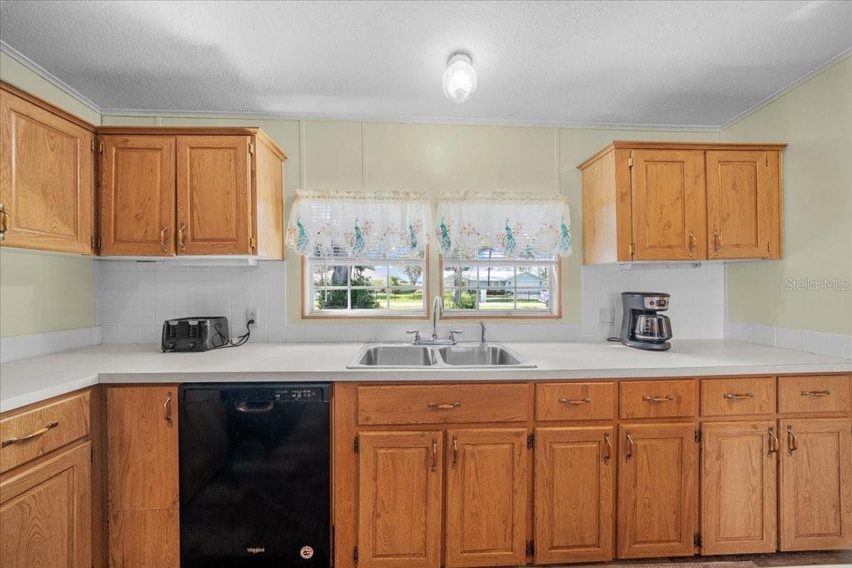 Manufactured Home at 10865 SE TIMUCUAN RD, SUMMERFIELD, photo 18 of 35