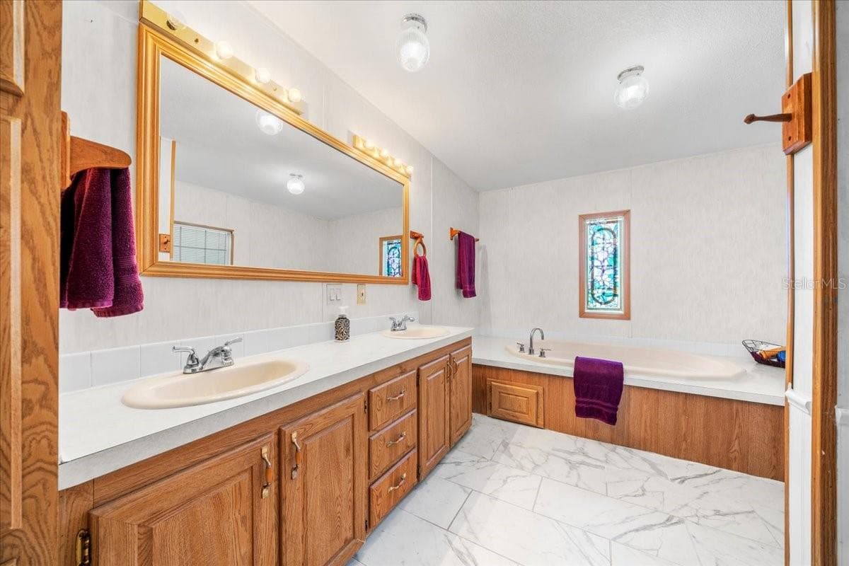 Manufactured Home at 10865 SE TIMUCUAN RD, SUMMERFIELD, photo 21 of 35