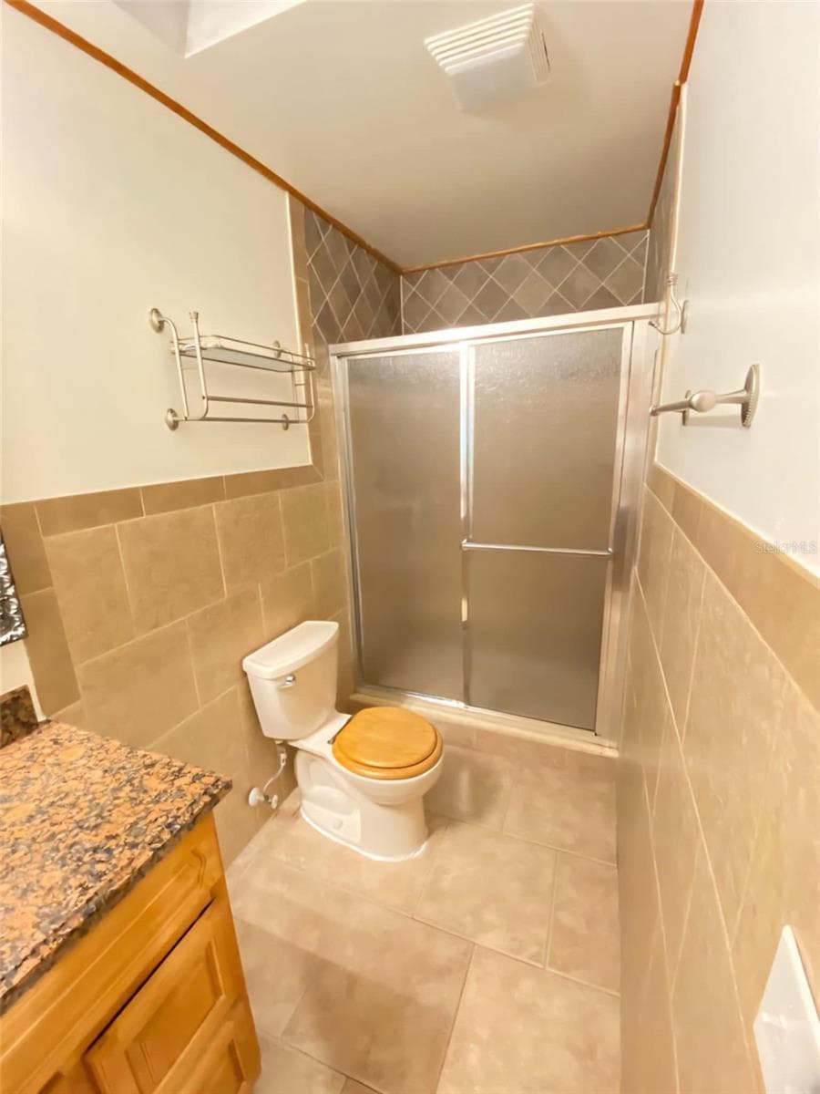 Single Family Residence at 1727 CYPRESS CT, ST CLOUD, photo 15 of 29