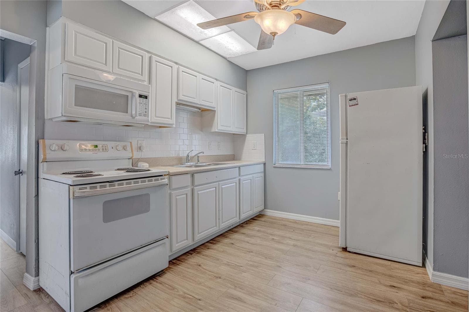 Kitchen unit 1 - 1416 19TH AVE W, BRADENTON