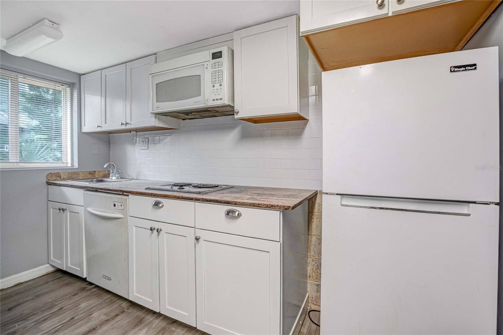 Studio kitchen - 1416 19TH AVE W, BRADENTON