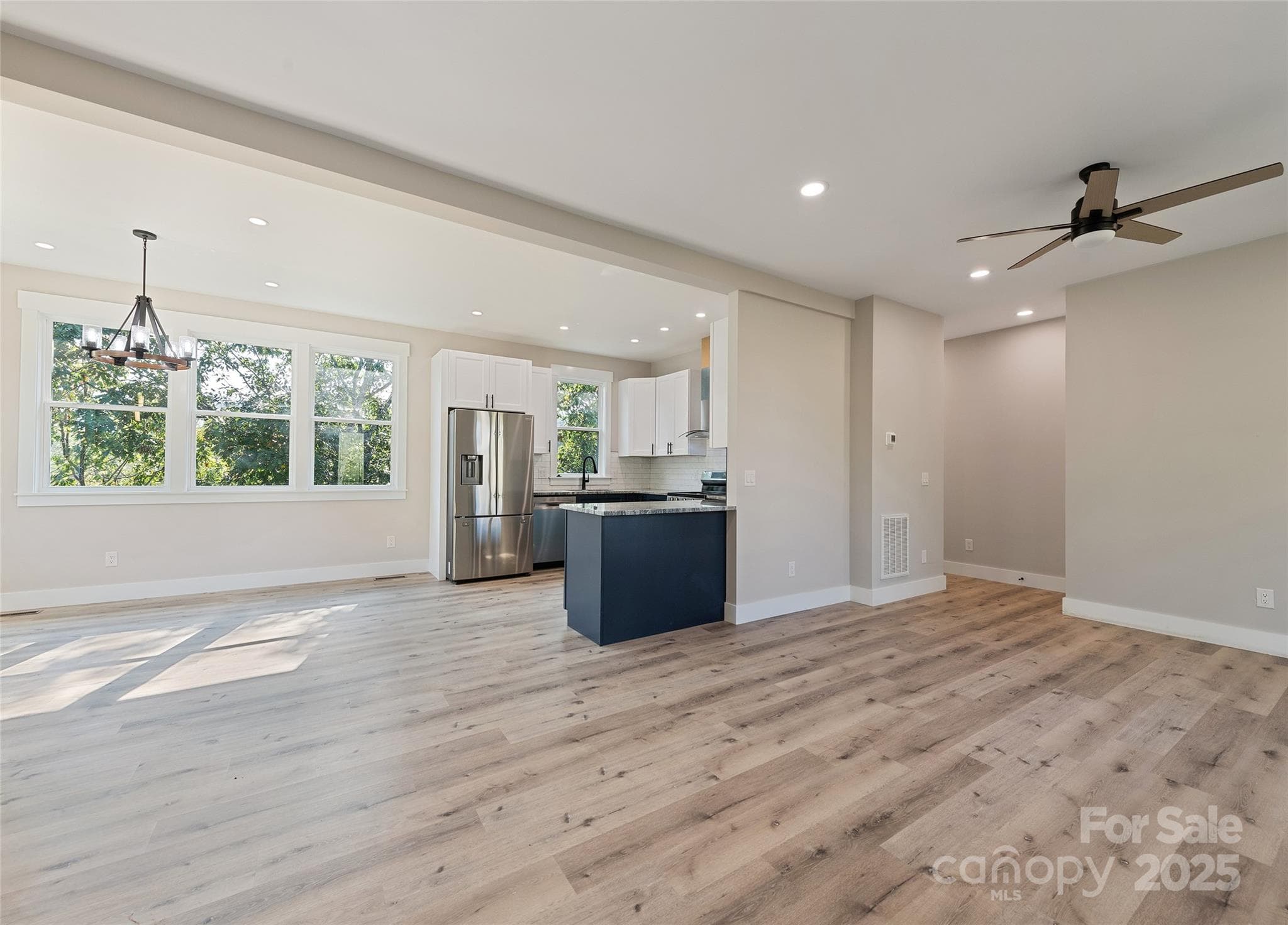 Single Family Residence at Weaverville, photo 8 of 33