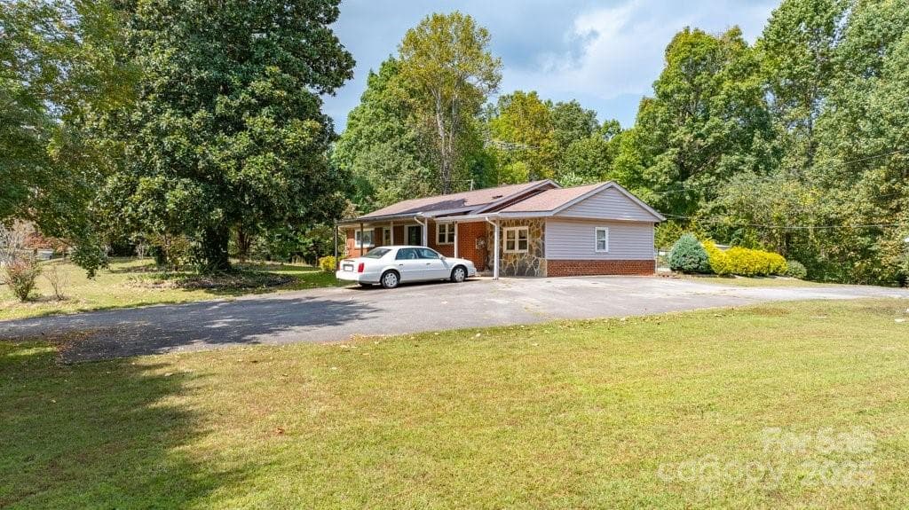Single Family Residence at 489 Ned Mcgimsey Road, Nebo, photo 2 of 25