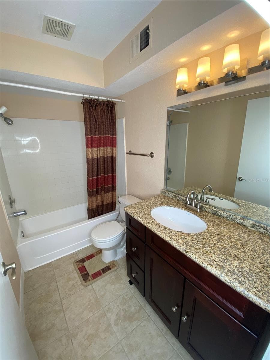 Primary Full bathroom - 5120 CONROY RD #12, ORLANDO