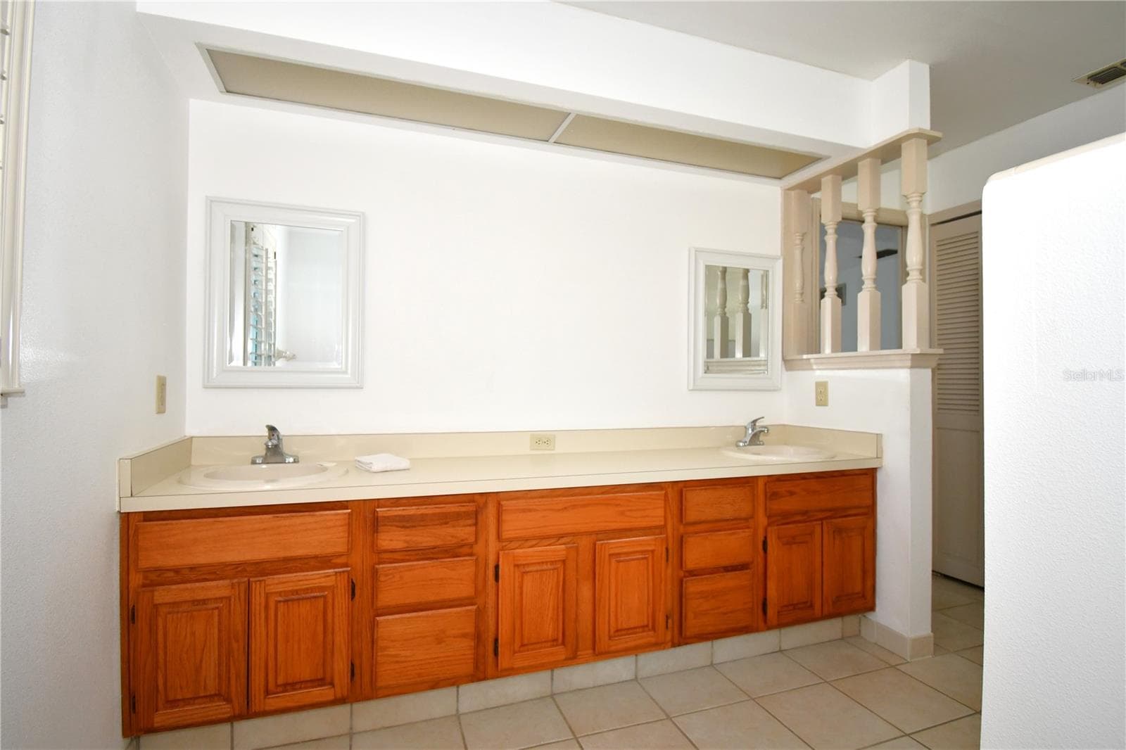 Primary Vanity - 611 OLD EUSTIS RD, MOUNT DORA