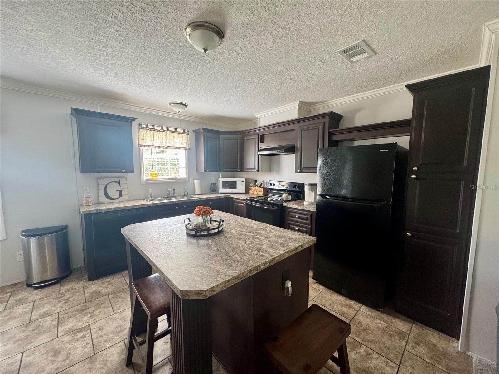 Manufactured Home at 30 SEMINOLE PATH, WILDWOOD, photo 9 of 27