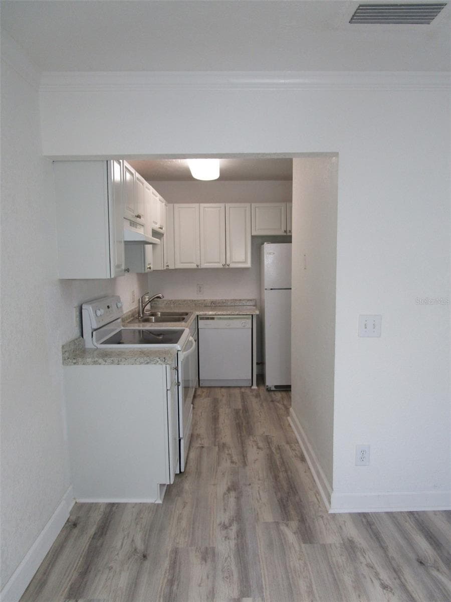 Condominium at 13831 ORANGE SUNSET DR #201, TAMPA, photo 8 of 20