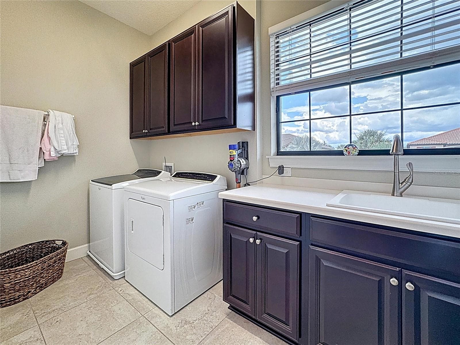 Laundry Rm W/ Cabinetry & Large Sink - 13514 MESSINA LOOP #102, BRADENTON