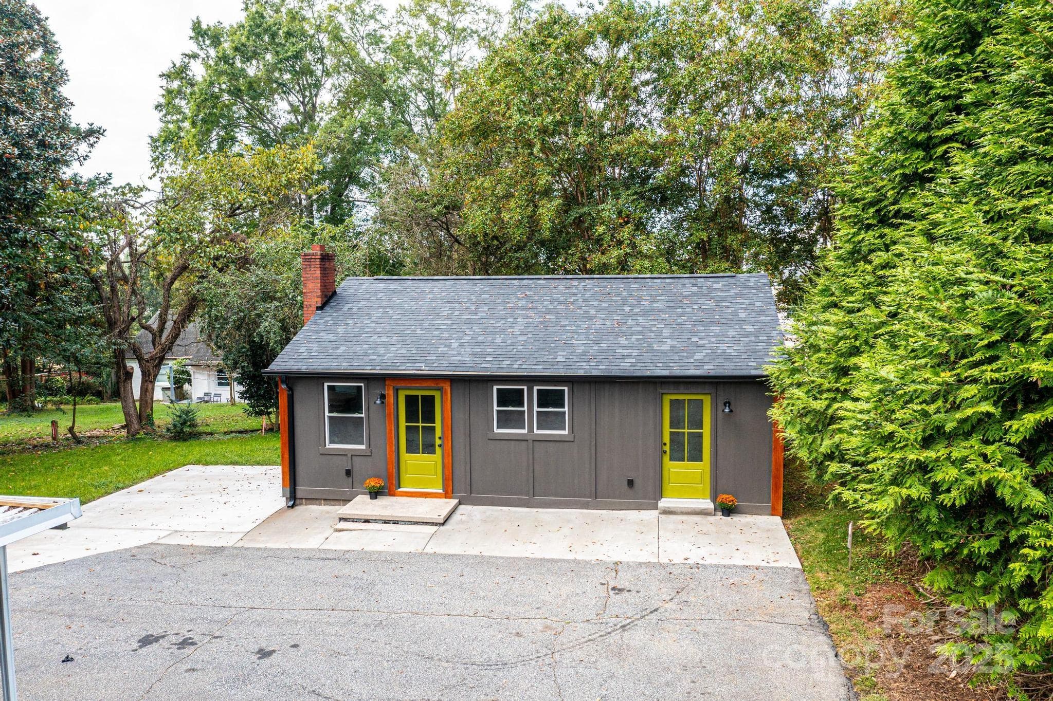 Single Family Residence at 526 Kentwood Street SW, Lenoir, photo 2 of 48
