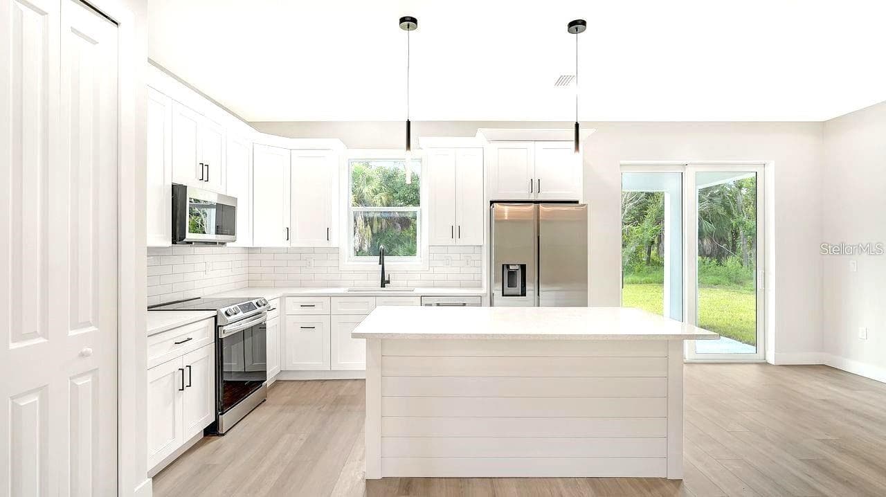 Single Family Residence at 286 KRIEGER ST, PORT CHARLOTTE, photo 8 of 19