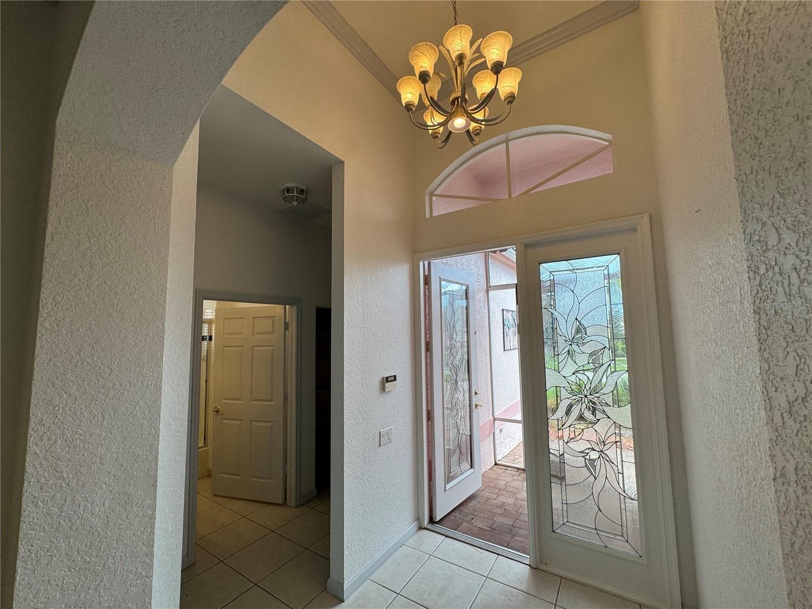 Single Family Residence at 318 NW SHOREVIEW DR, PORT ST LUCIE, photo 7 of 34