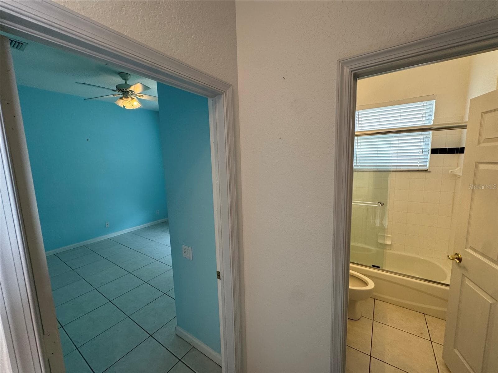 Single Family Residence at 318 NW SHOREVIEW DR, PORT ST LUCIE, photo 21 of 34