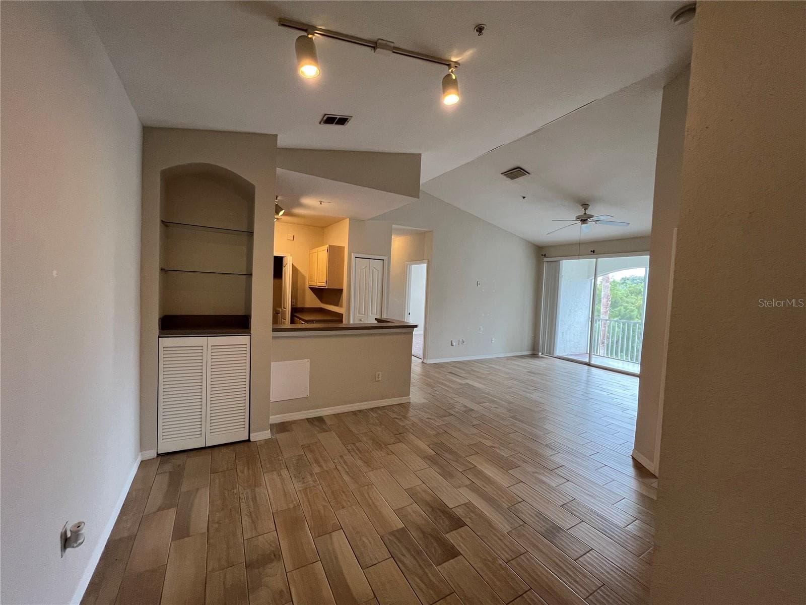 Condominium at 2537 MAITLAND CROSSING WAY #308, ORLANDO, photo 2 of 28