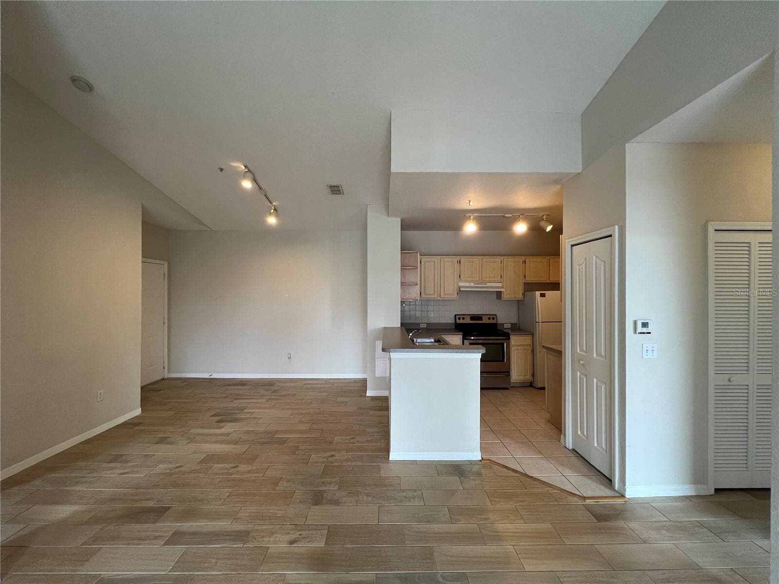 Condominium at 2537 MAITLAND CROSSING WAY #308, ORLANDO, photo 4 of 28