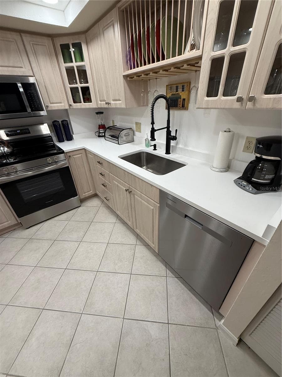NEW Quartz Counter tops - 1 KEY CAPRI #502E, TREASURE ISLAND