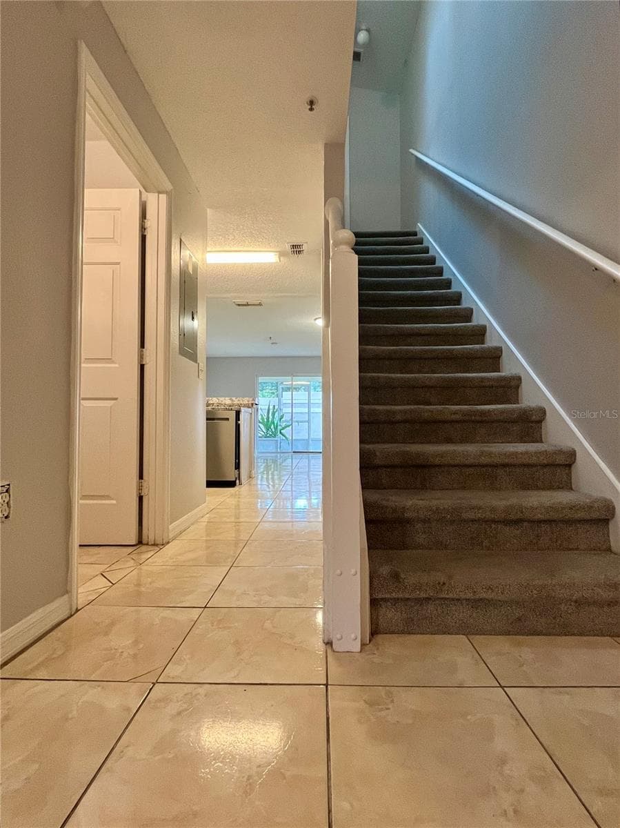 Townhouse at 1647 WINDSOR OAK CT, KISSIMMEE, photo 2 of 24