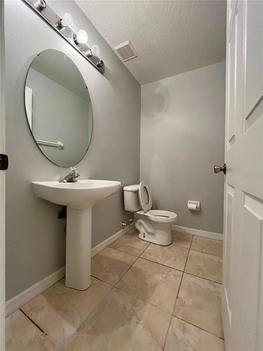 Townhouse at 1647 WINDSOR OAK CT, KISSIMMEE, photo 5 of 24